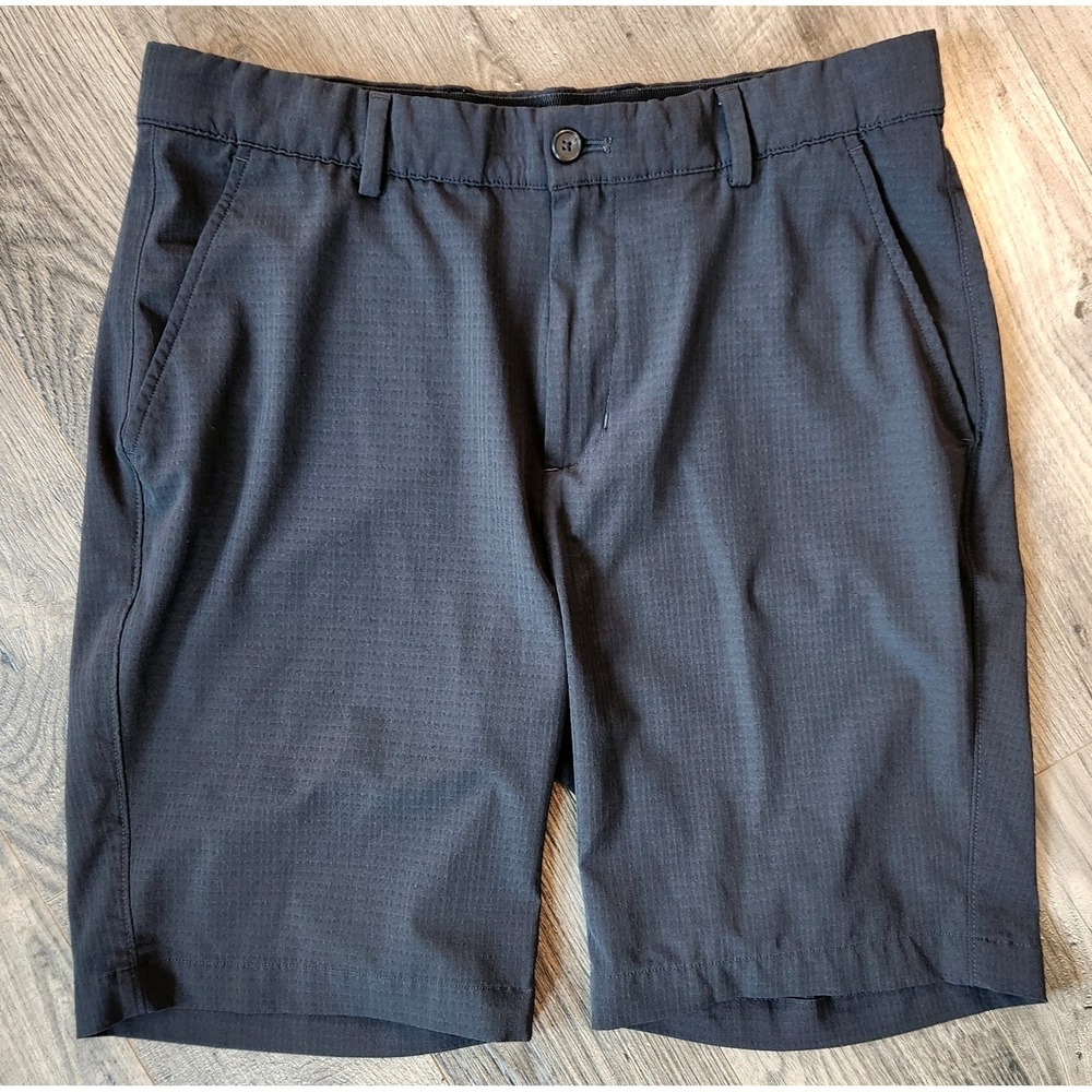 Men's Greg Norman golf shorts size 32 Very Black 9 " inseam Stretch Waist